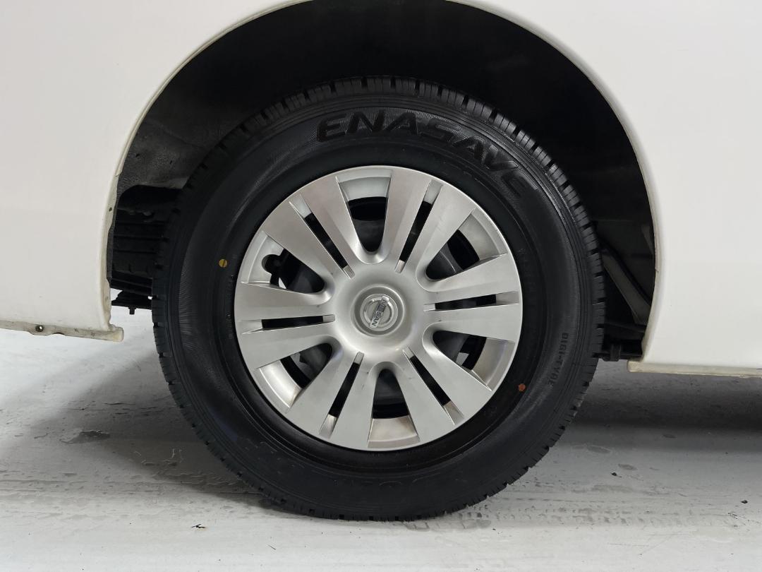 Photo '12' of Nissan NV350