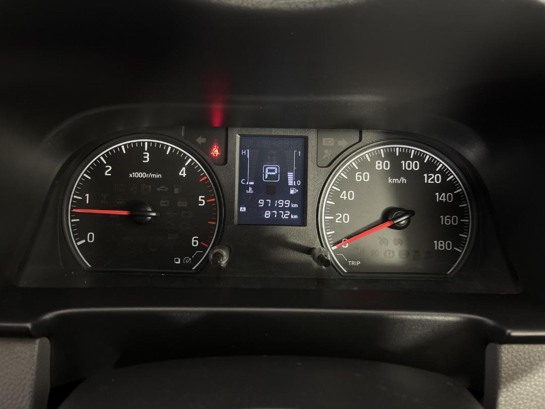 Photo '18' of Nissan NV350