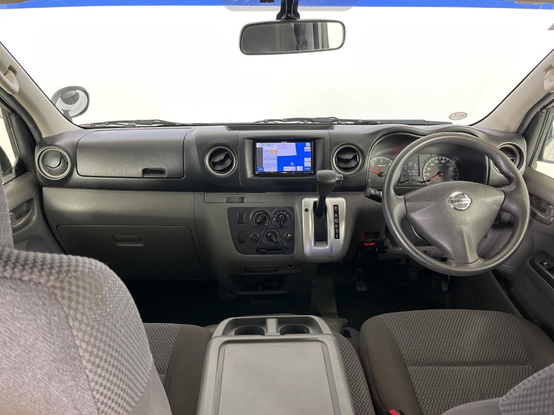 Photo '16' of Nissan NV350