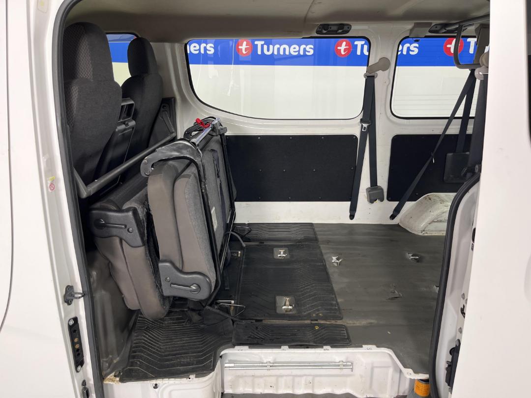 Photo '26' of Nissan NV350