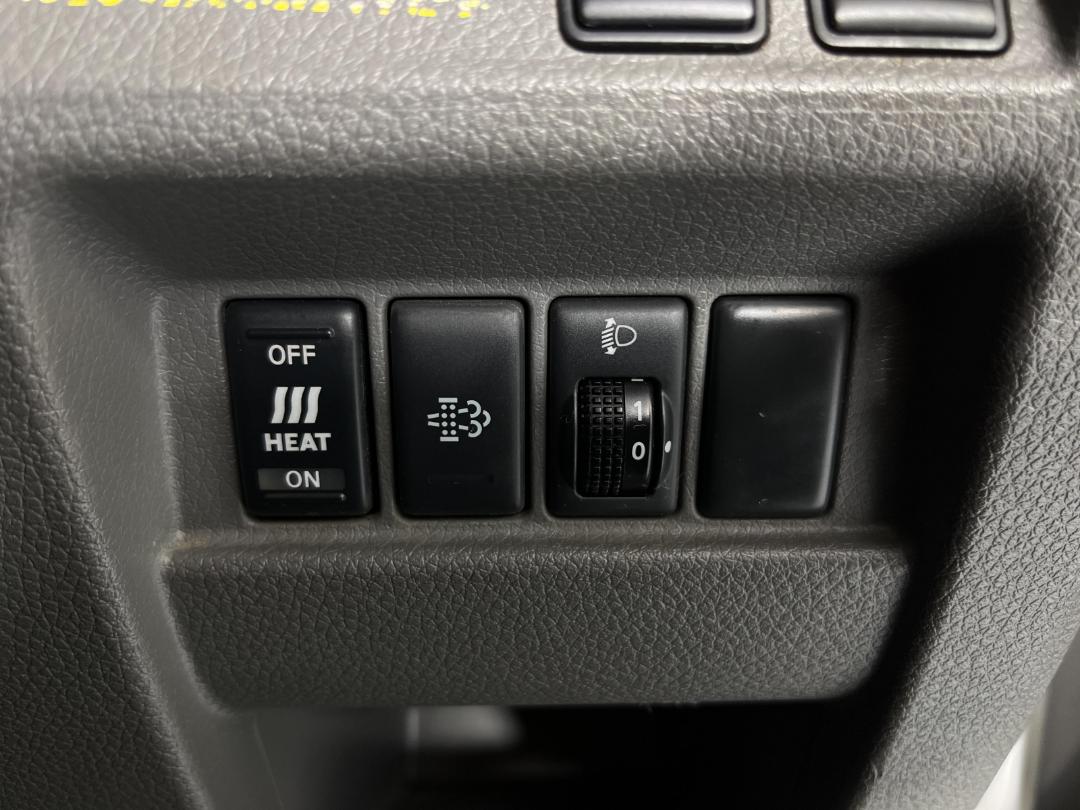 Photo '34' of Nissan NV350