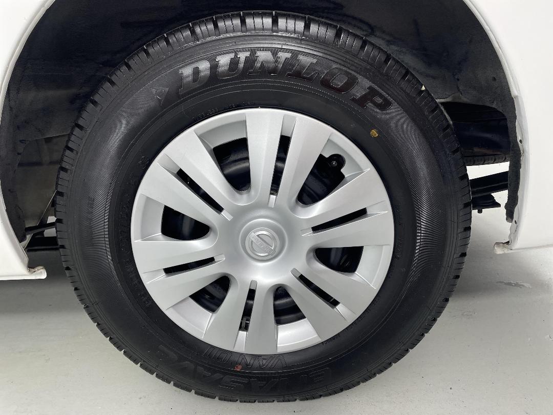 Photo '11' of Nissan NV350