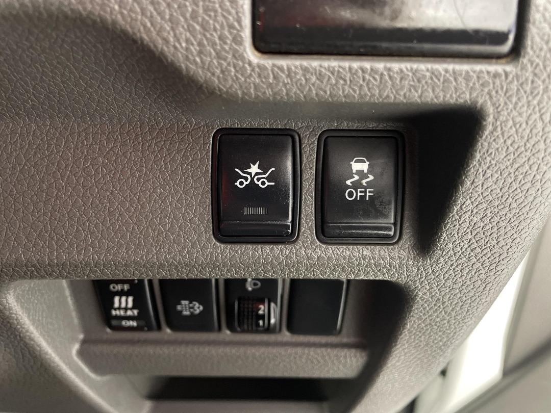 Photo '22' of Nissan NV350