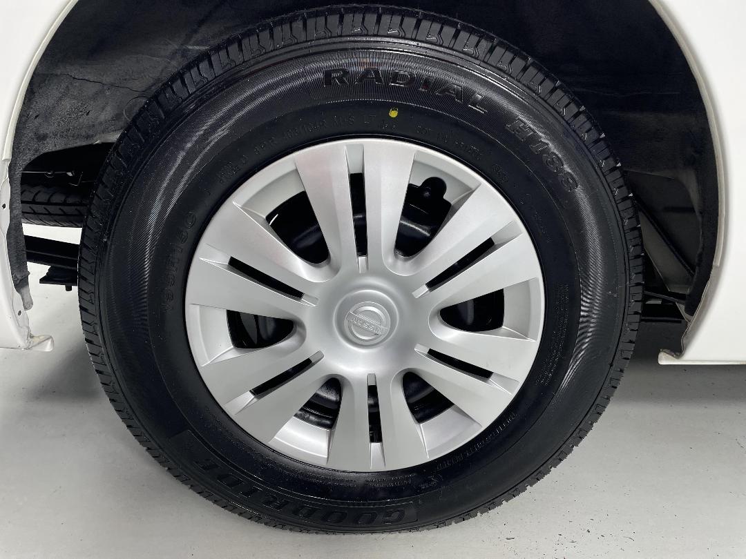 Photo '12' of Nissan NV350