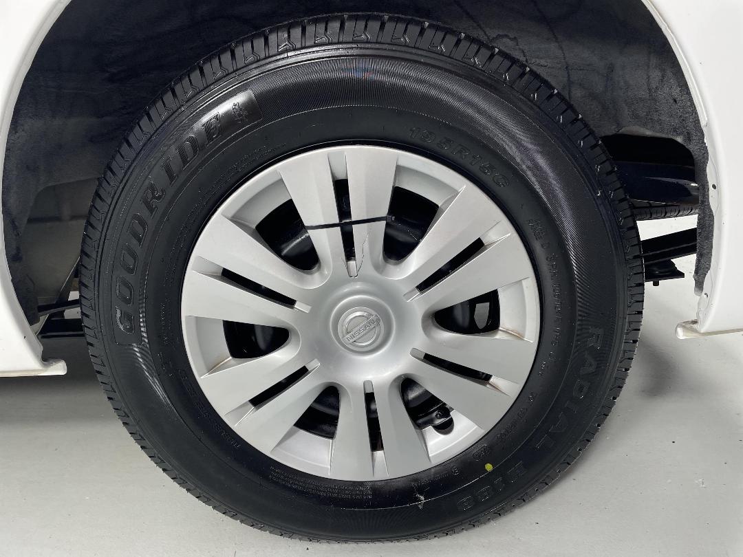 Photo '11' of Nissan NV350