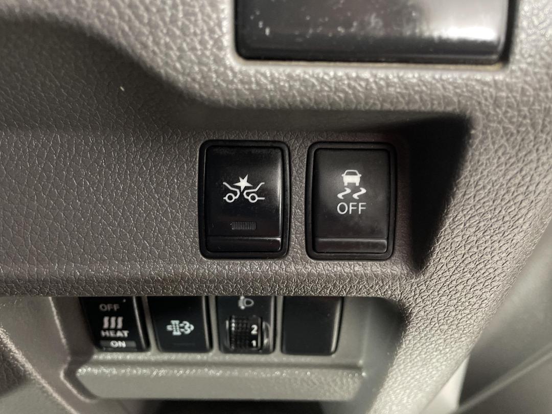 Photo '22' of Nissan NV350