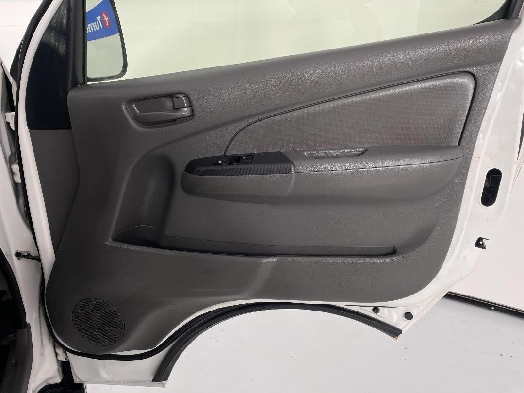 Photo '15' of Nissan NV350