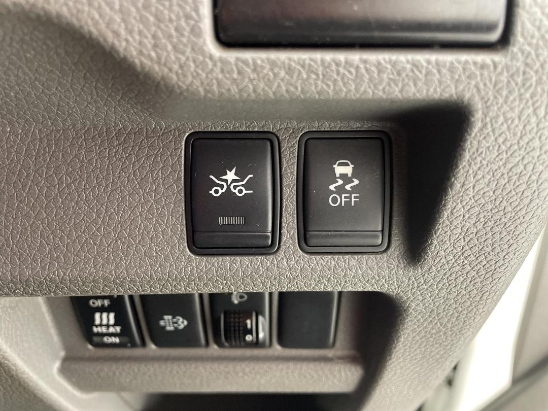 Photo '22' of Nissan NV350