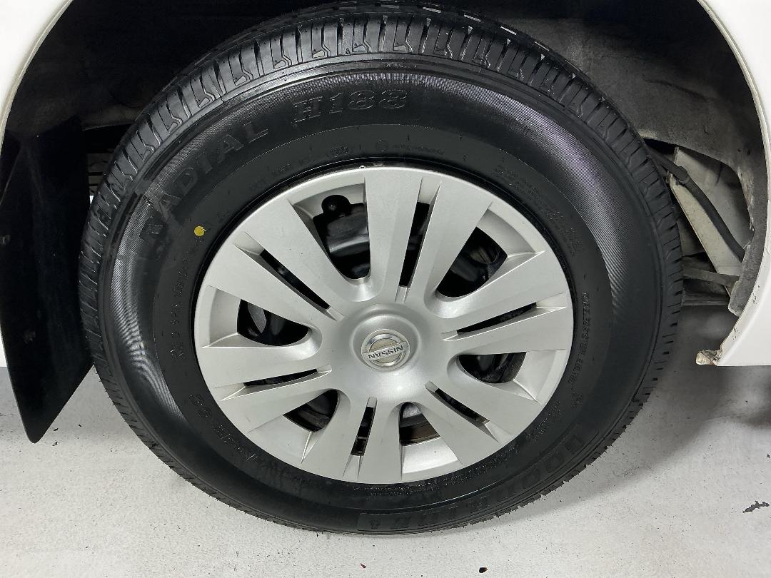 Photo '12' of Nissan NV350