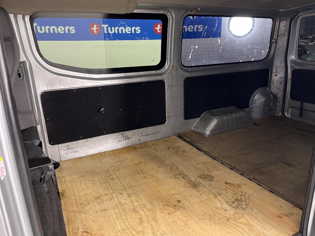 Photo '19' of Nissan NV350 Photo '19' of Nissan NV350