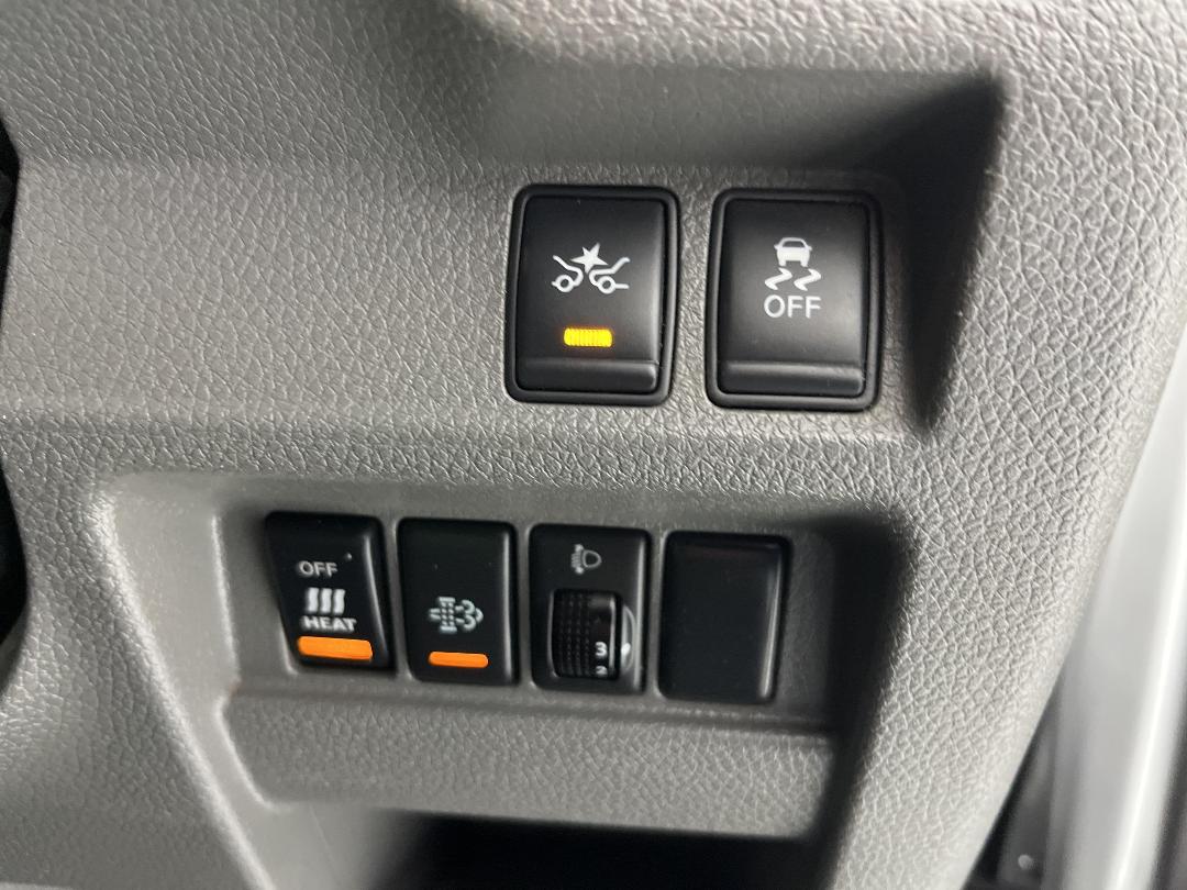 Photo '24' of Nissan NV350 Photo '24' of Nissan NV350