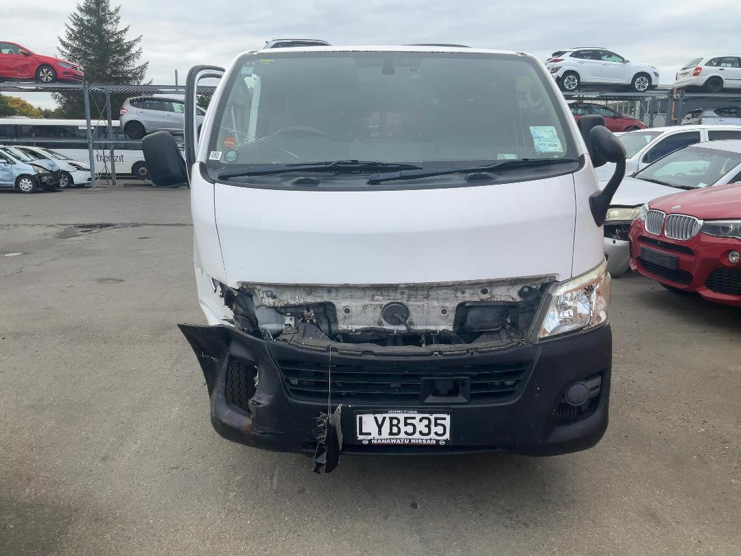 Photo '2' of Nissan NV350 Caravan