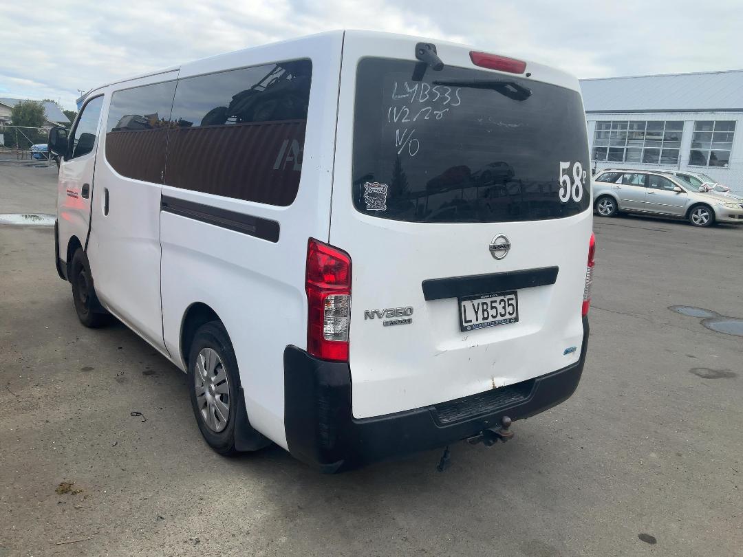 Photo '4' of Nissan NV350 Caravan