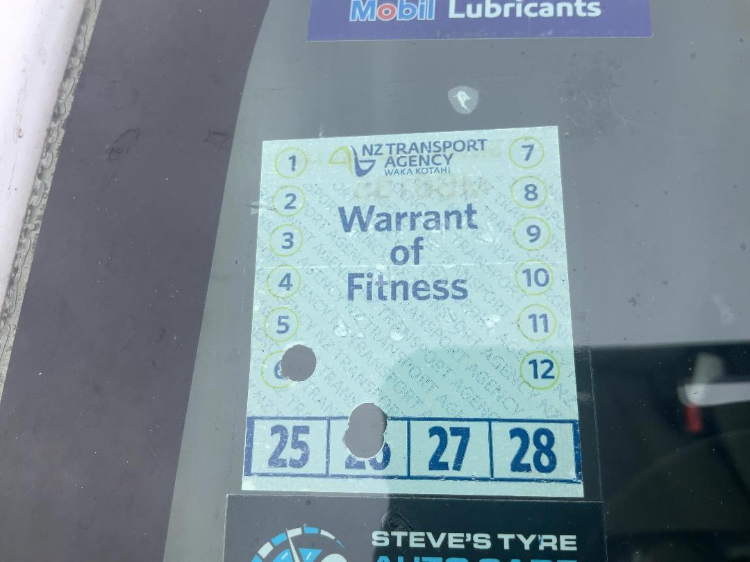 Photo '18' of Nissan NV350 Caravan