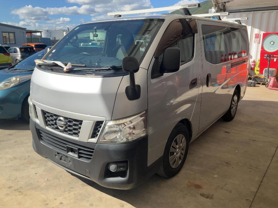 Photo '3' of Nissan NV350 Caravan