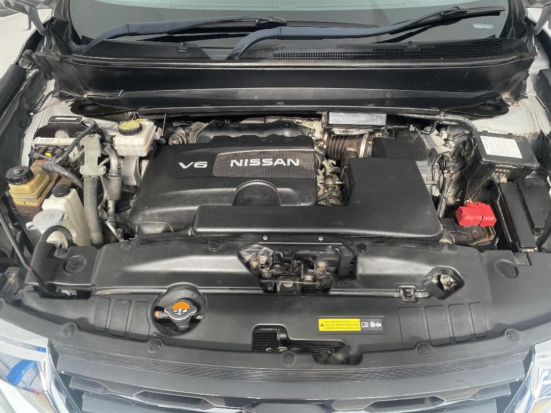 Photo '13' of Nissan Pathfinder Photo '13' of Nissan Pathfinder