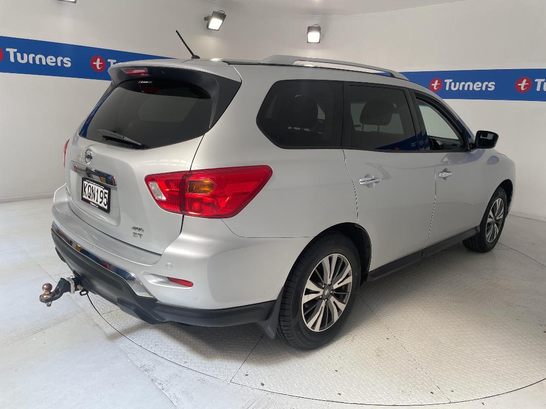 Photo '7' of Nissan Pathfinder Photo '7' of Nissan Pathfinder