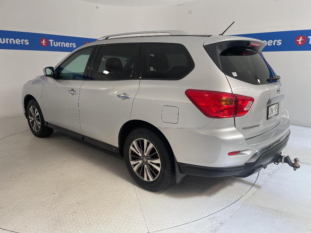 Photo '5' of Nissan Pathfinder Photo '5' of Nissan Pathfinder