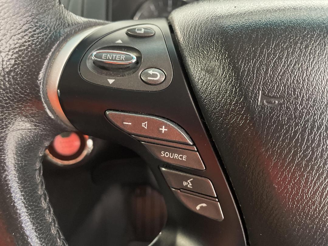 Photo '27' of Nissan Pathfinder Photo '27' of Nissan Pathfinder