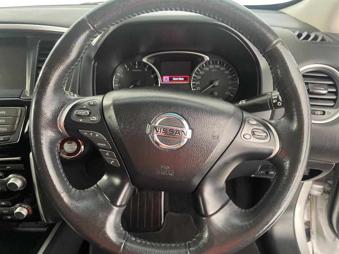 Photo '28' of Nissan Pathfinder Photo '28' of Nissan Pathfinder