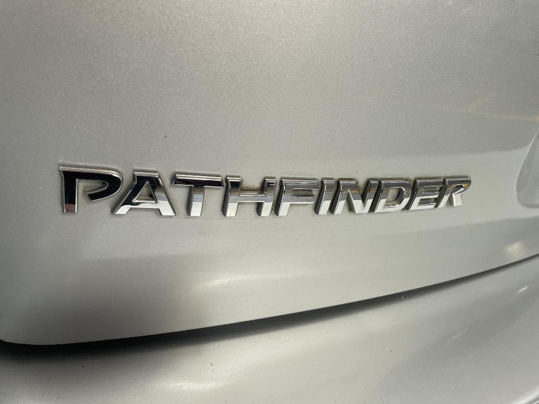 Photo '37' of Nissan Pathfinder Photo '37' of Nissan Pathfinder