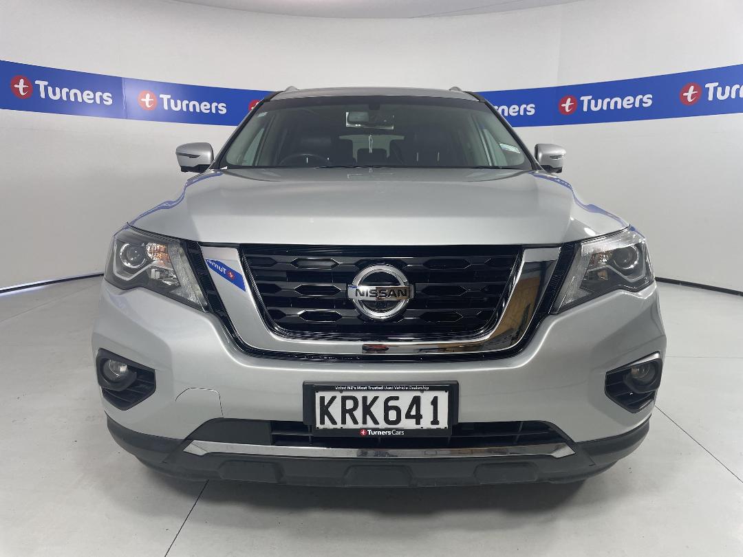 Photo '2' of Nissan Pathfinder Photo '2' of Nissan Pathfinder