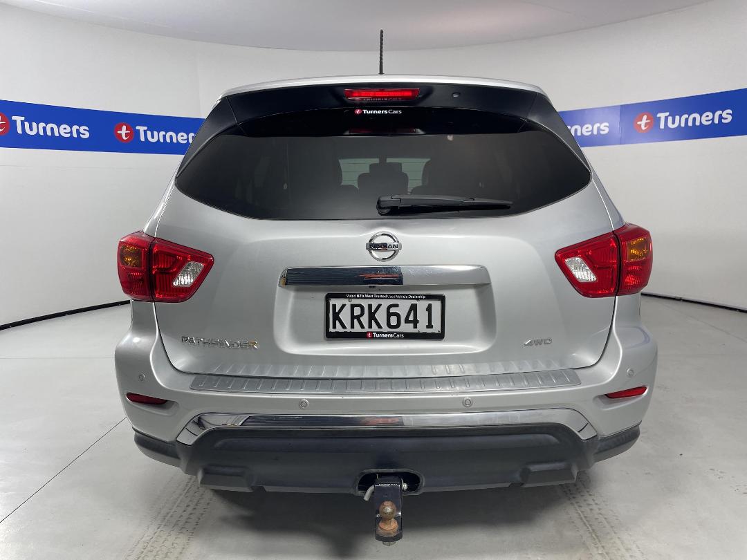 Photo '6' of Nissan Pathfinder Photo '6' of Nissan Pathfinder