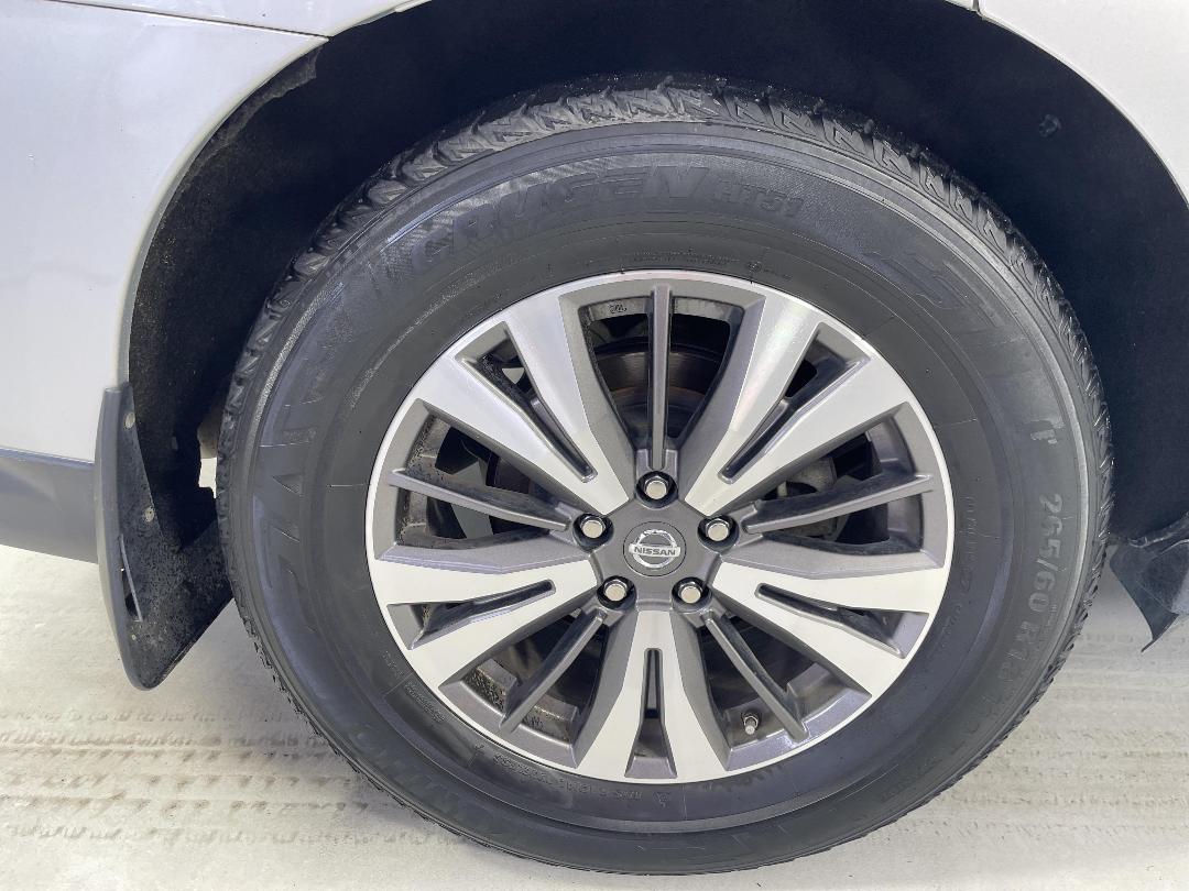 Photo '12' of Nissan Pathfinder Photo '12' of Nissan Pathfinder