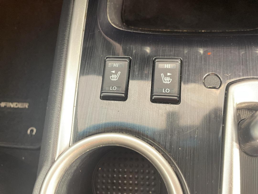 Photo '26' of Nissan Pathfinder Photo '26' of Nissan Pathfinder