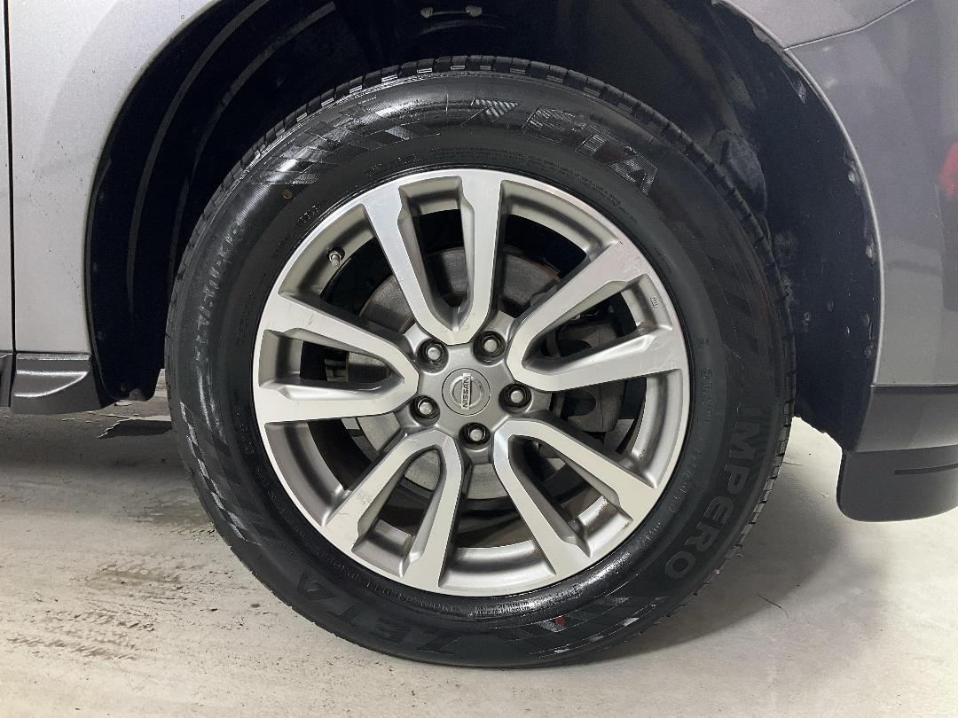 Photo '9' of Nissan Pathfinder