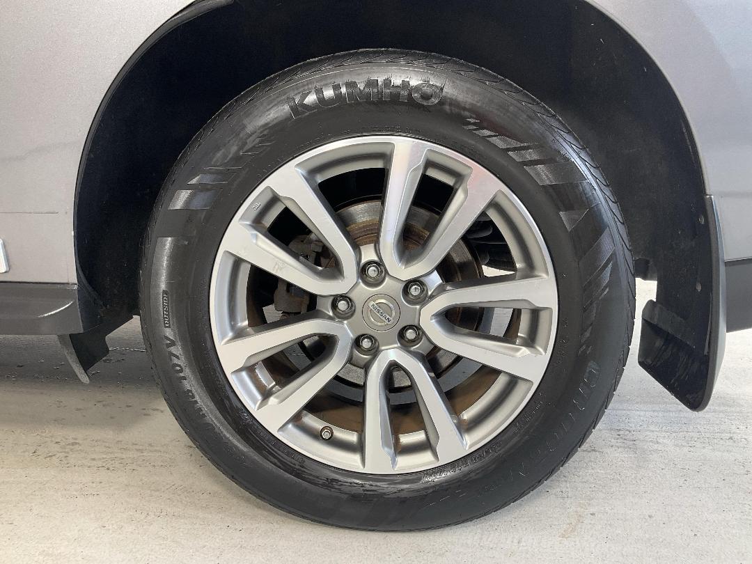 Photo '11' of Nissan Pathfinder