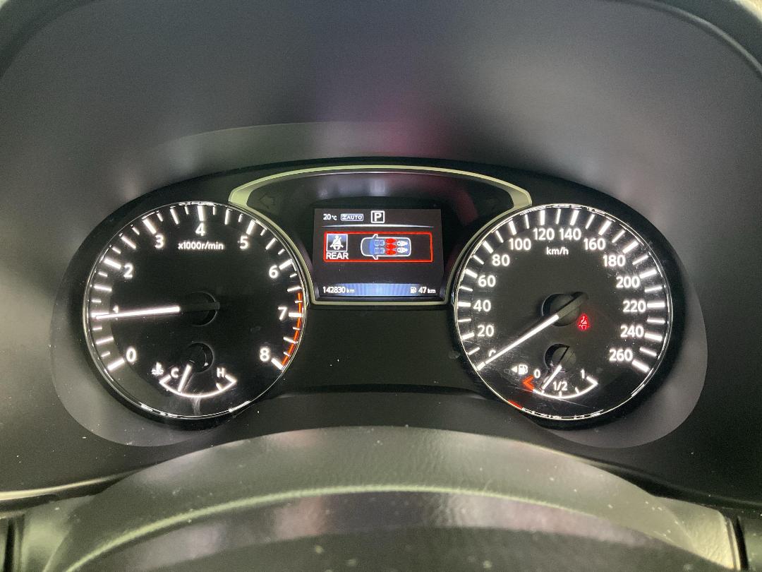 Photo '21' of Nissan Pathfinder