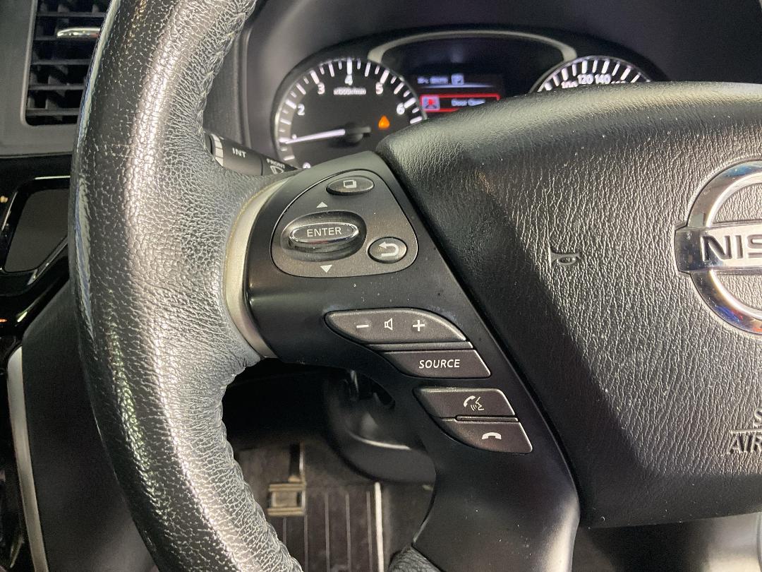 Photo '26' of Nissan Pathfinder