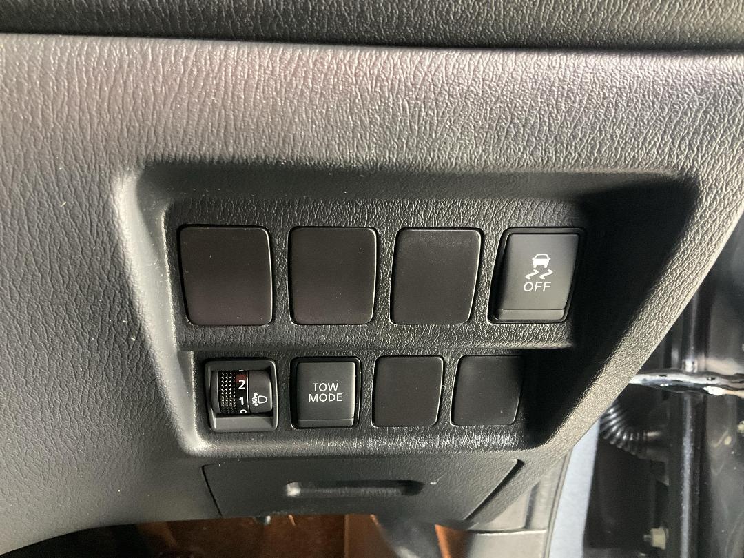 Photo '31' of Nissan Pathfinder