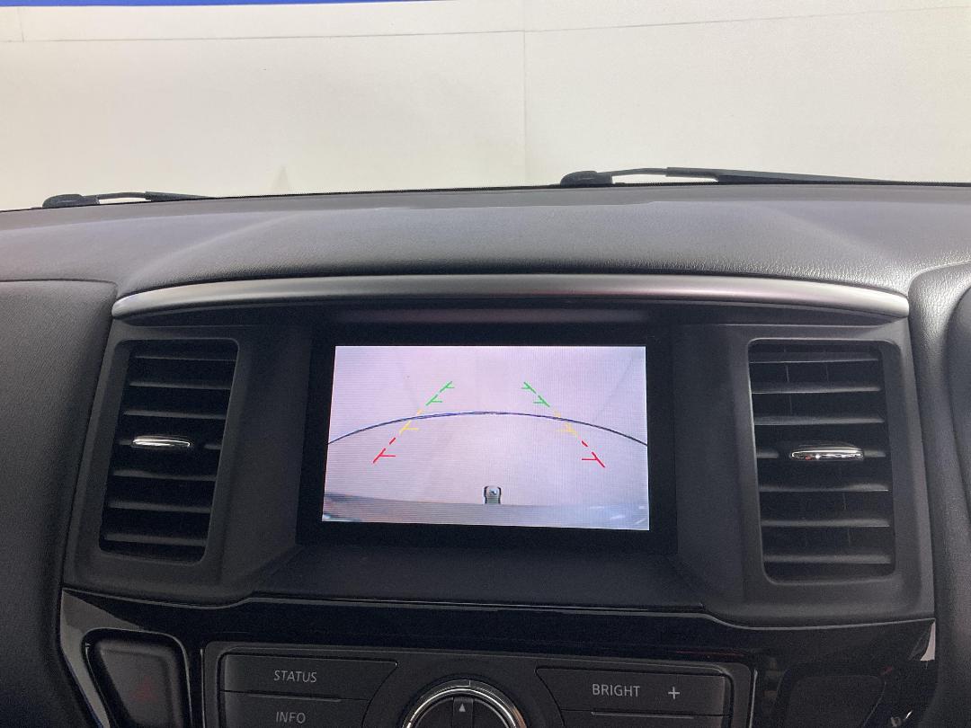 Photo '36' of Nissan Pathfinder