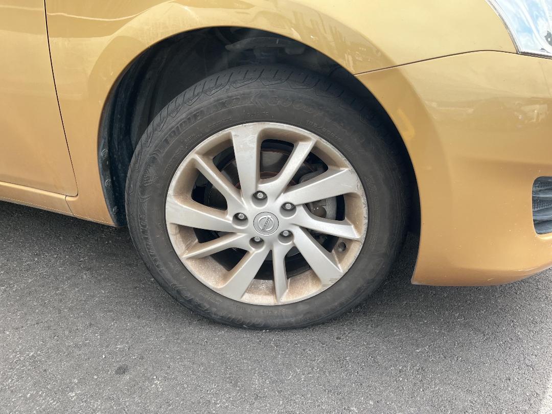 Photo '7' of Nissan Pulsar ST Photo '7' of Nissan Pulsar ST