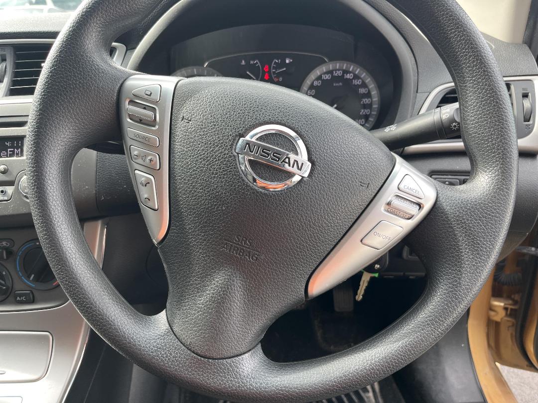 Photo '15' of Nissan Pulsar ST Photo '15' of Nissan Pulsar ST