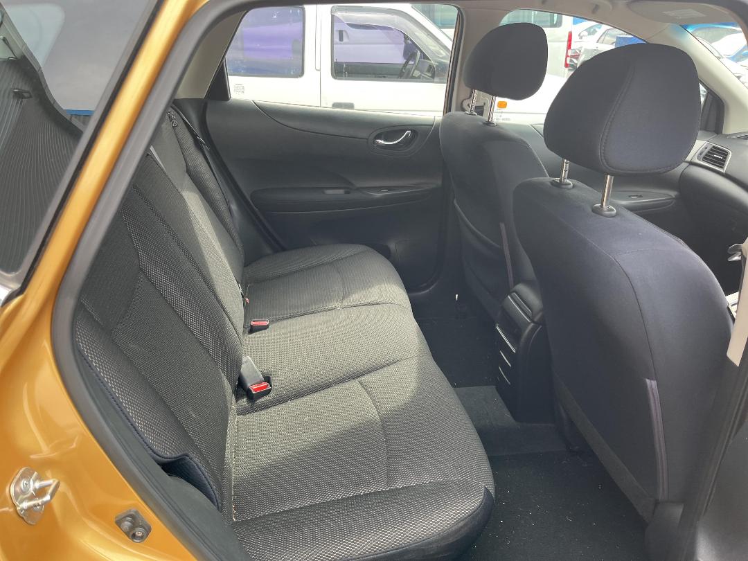 Photo '18' of Nissan Pulsar ST Photo '18' of Nissan Pulsar ST