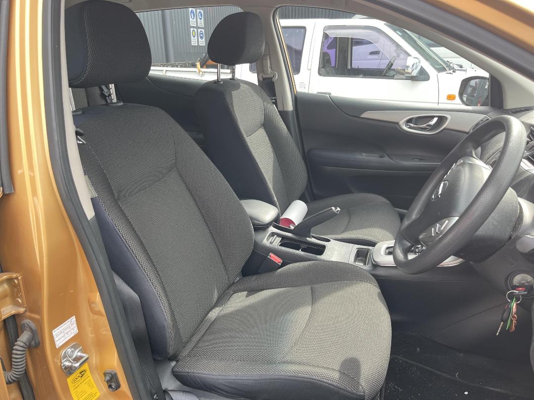 Photo '17' of Nissan Pulsar ST Photo '17' of Nissan Pulsar ST