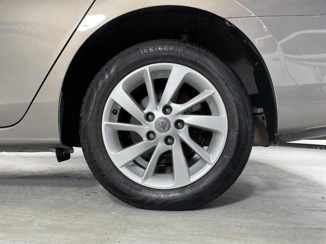 Photo '11' of Nissan Pulsar