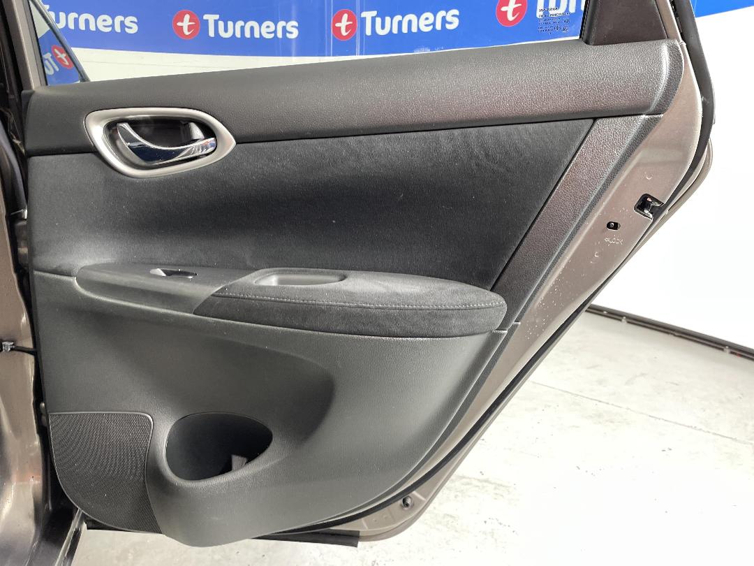 Photo '19' of Nissan Pulsar