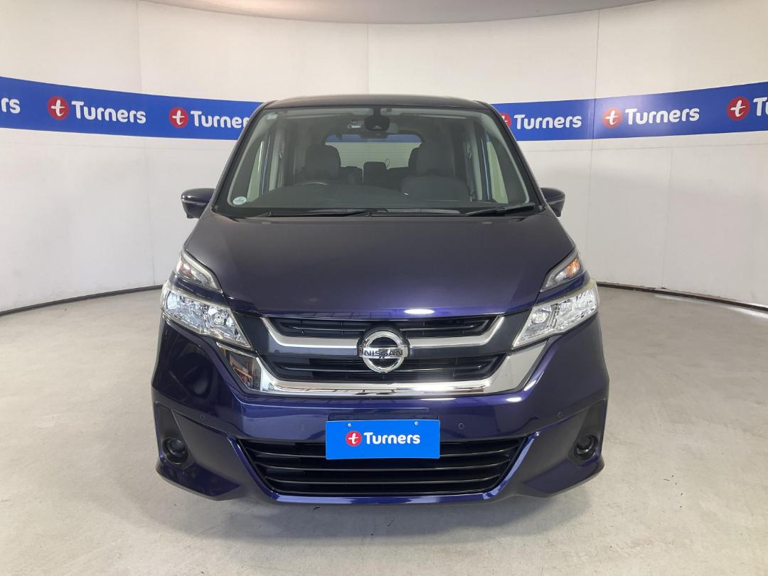 Photo '2' of Nissan Serena Photo '2' of Nissan Serena