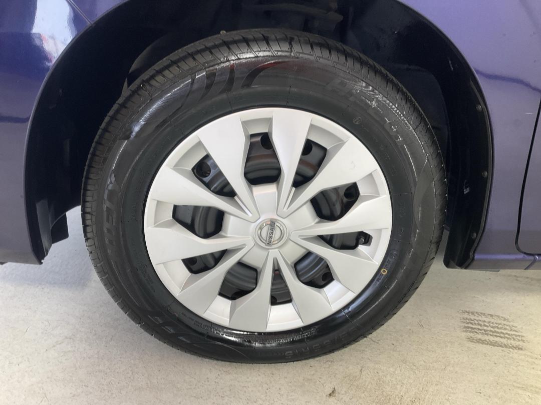 Photo '10' of Nissan Serena Photo '10' of Nissan Serena