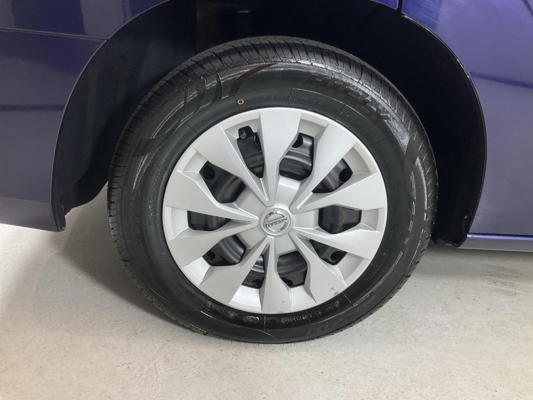 Photo '12' of Nissan Serena Photo '12' of Nissan Serena