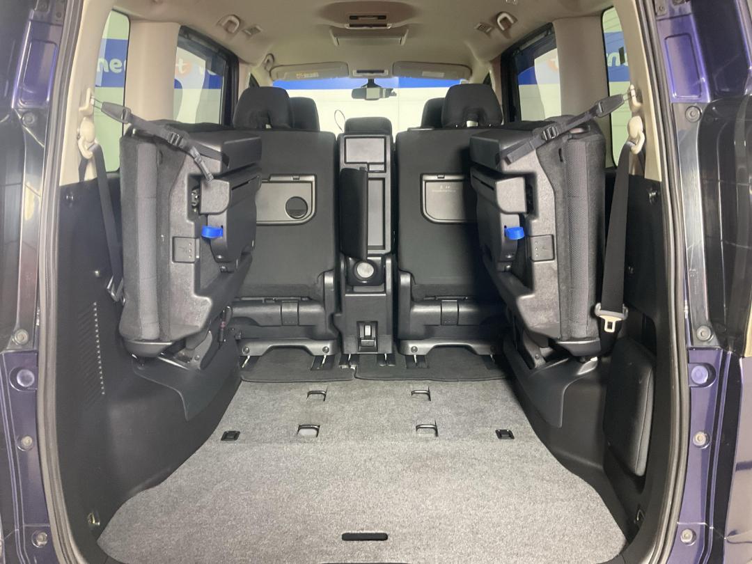 Photo '14' of Nissan Serena Photo '14' of Nissan Serena