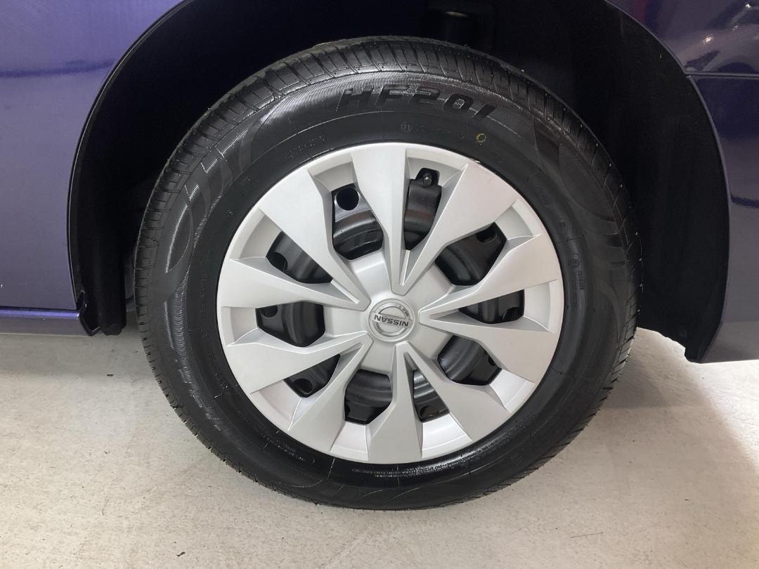 Photo '11' of Nissan Serena Photo '11' of Nissan Serena