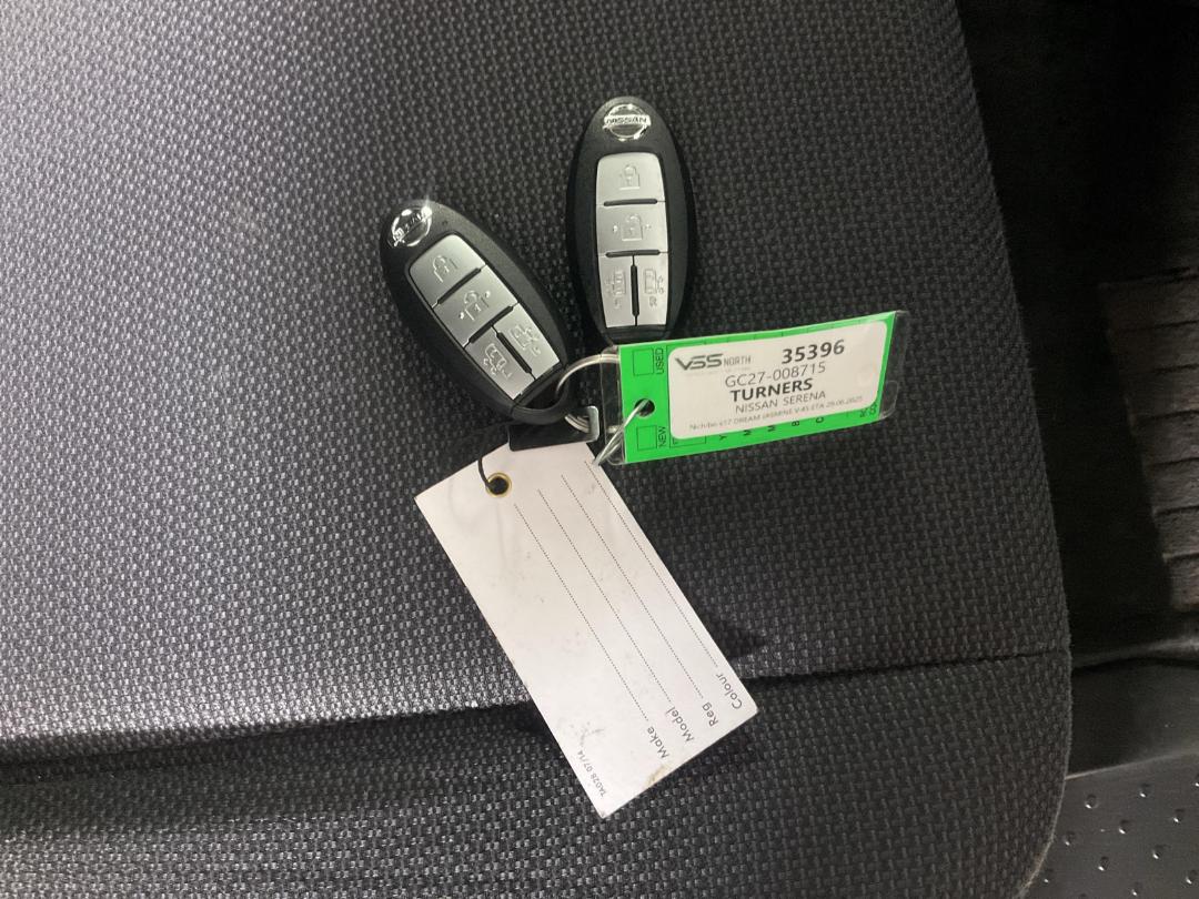 Photo '21' of Nissan Serena Photo '21' of Nissan Serena