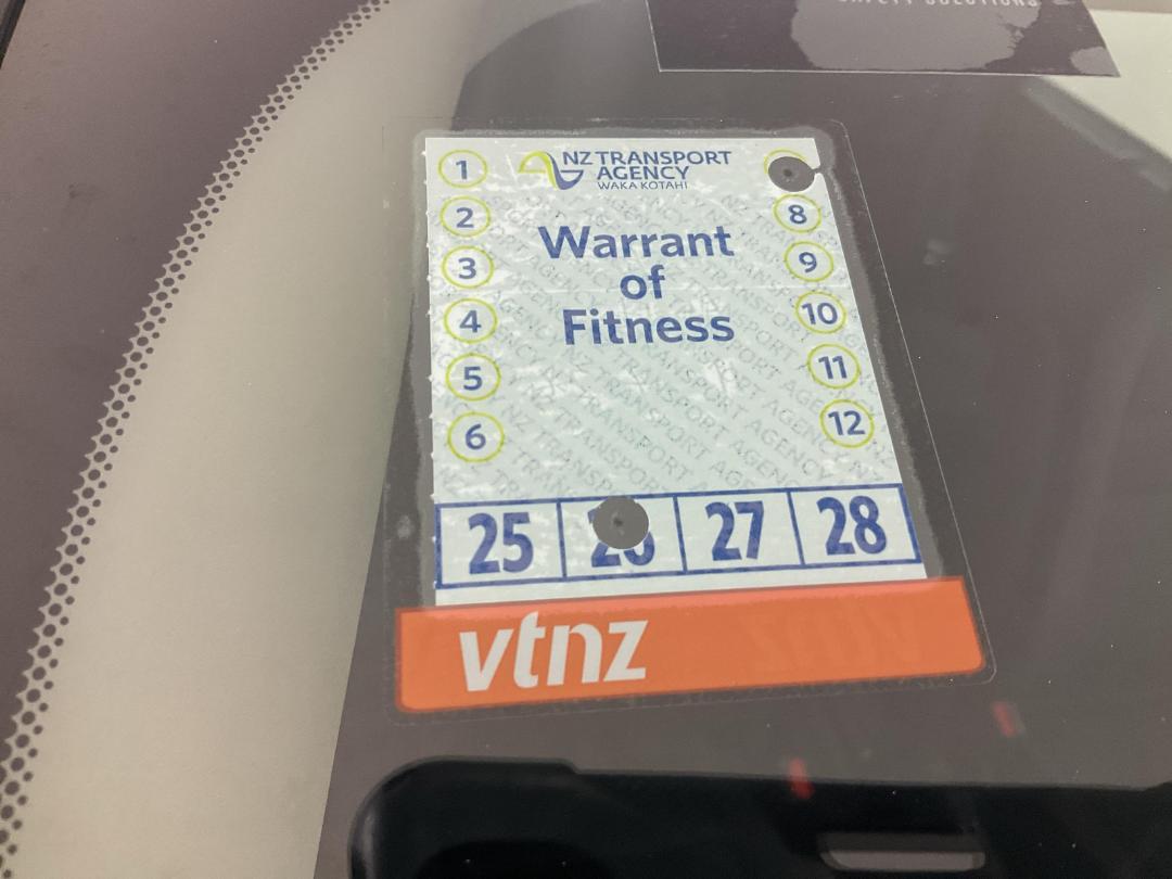 Photo '22' of Nissan Serena Photo '22' of Nissan Serena