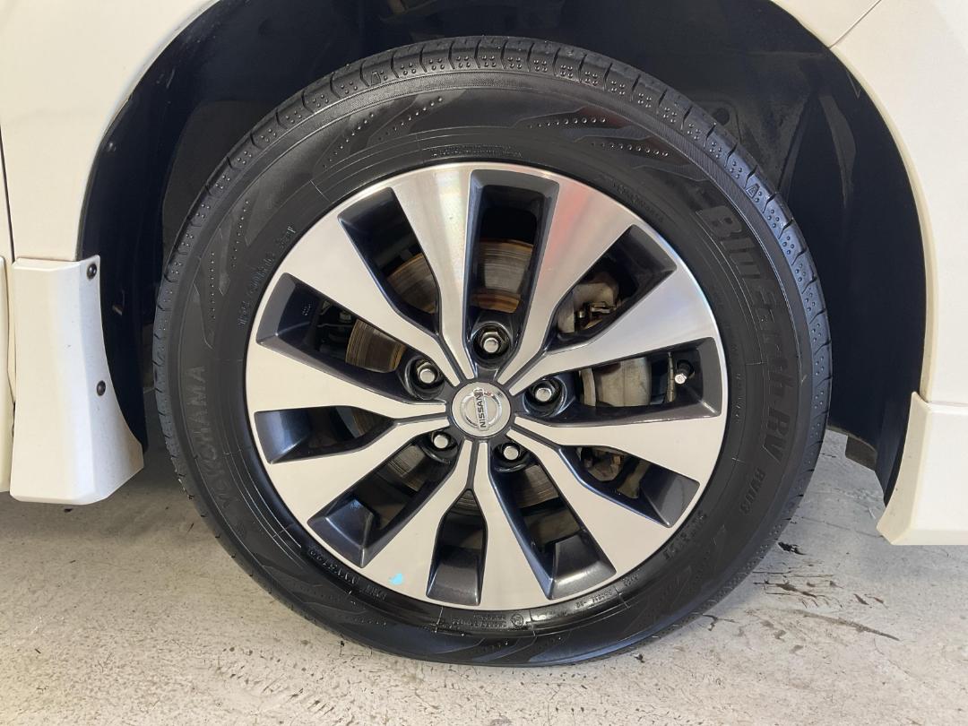 Photo '9' of Nissan Serena