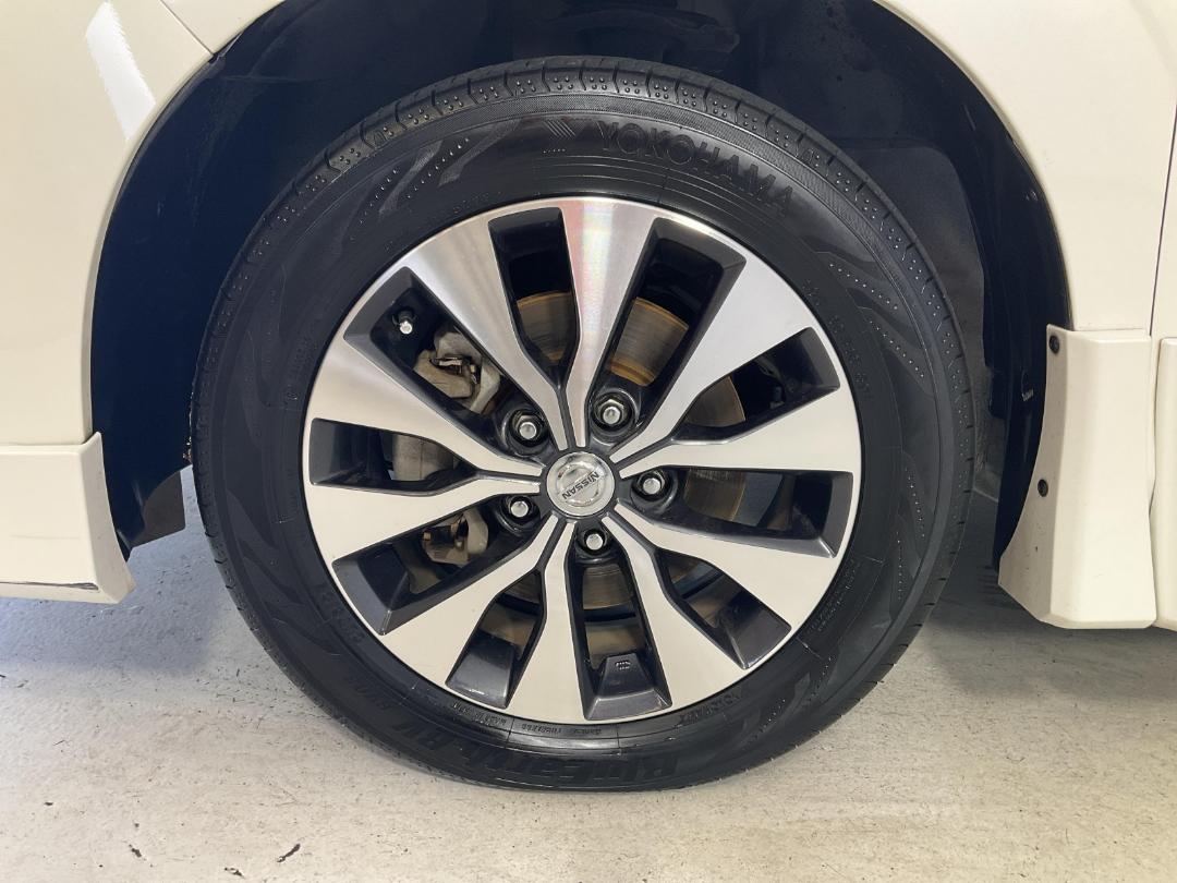 Photo '10' of Nissan Serena